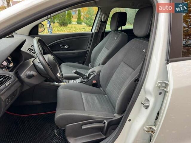 Білий Рено Меган, об'ємом двигуна 1.5 л та пробігом 215 тис. км за 8600 $, фото 16 на Automoto.ua
