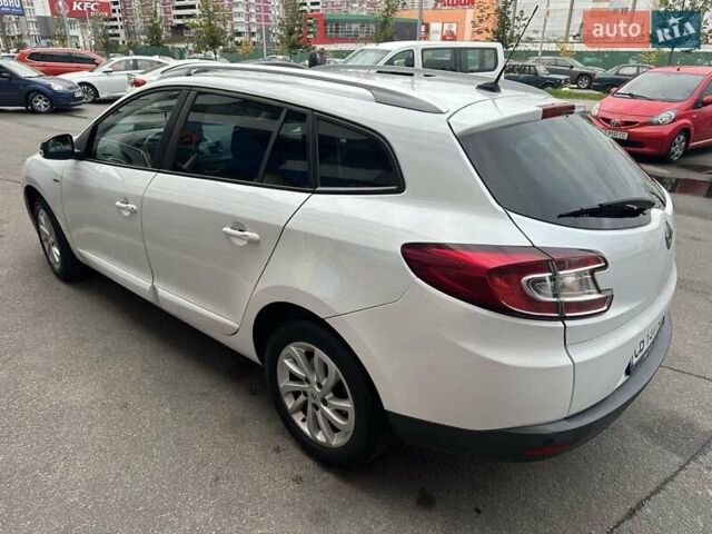 Рено Меган 2015 в Киеве на Automoto.ua Белый Рено Меган, объемом двигателя 1.46 л и пробегом 243 тыс. км за 9000 $, фото 3 на Automoto.ua