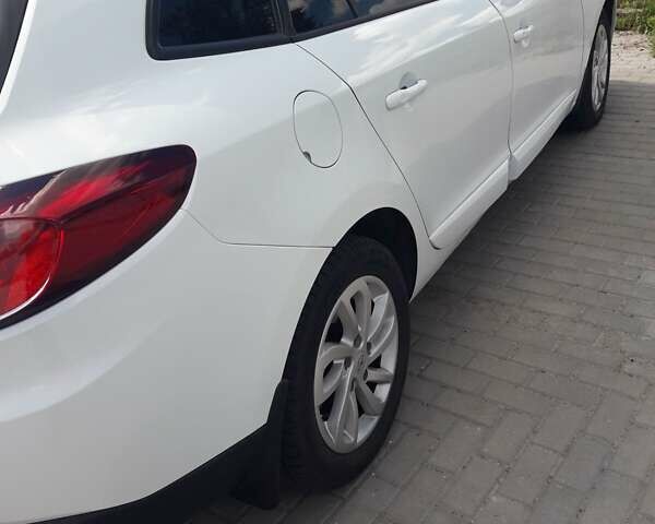 Белый Рено Меган, объемом двигателя 1.46 л и пробегом 220 тыс. км за 9200 $, фото 10 на Automoto.ua