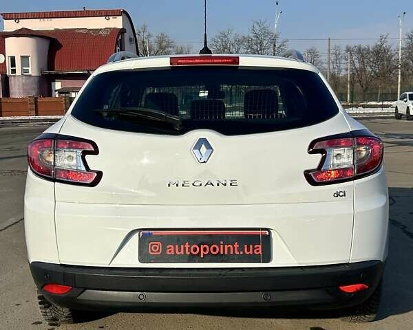 Белый Рено Меган, объемом двигателя 1.5 л и пробегом 220 тыс. км за 9550 $, фото 8 на Automoto.ua