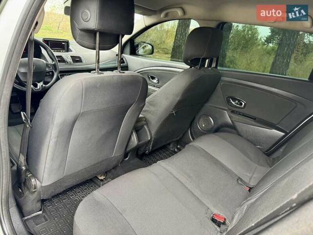 Белый Рено Меган, объемом двигателя 1.5 л и пробегом 205 тыс. км за 6999 $, фото 25 на Automoto.ua