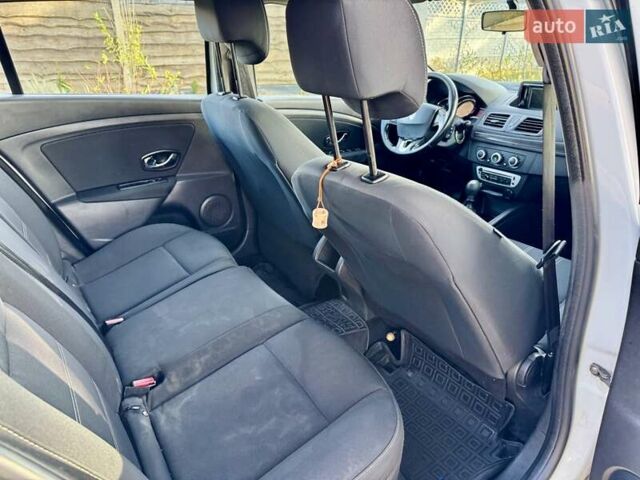 Белый Рено Меган, объемом двигателя 1.5 л и пробегом 222 тыс. км за 5499 $, фото 21 на Automoto.ua