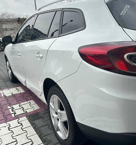 Белый Рено Меган, объемом двигателя 1.46 л и пробегом 320 тыс. км за 7999 $, фото 9 на Automoto.ua