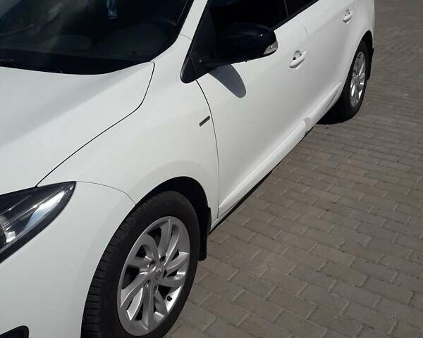 Белый Рено Меган, объемом двигателя 1.46 л и пробегом 220 тыс. км за 9200 $, фото 5 на Automoto.ua