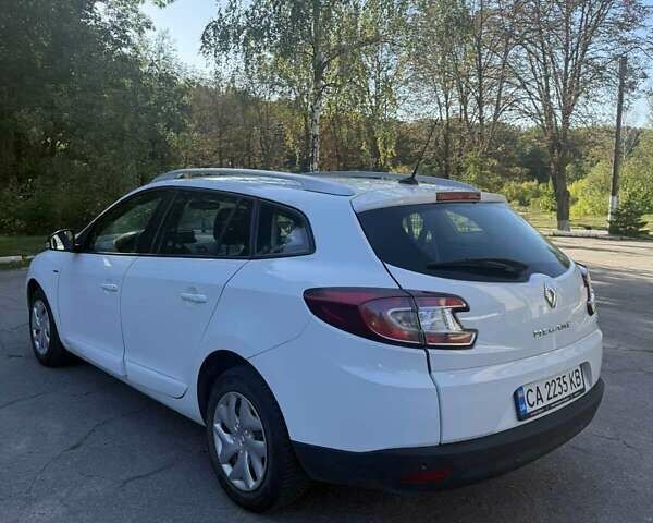 Белый Рено Меган, объемом двигателя 1.46 л и пробегом 215 тыс. км за 8500 $, фото 7 на Automoto.ua