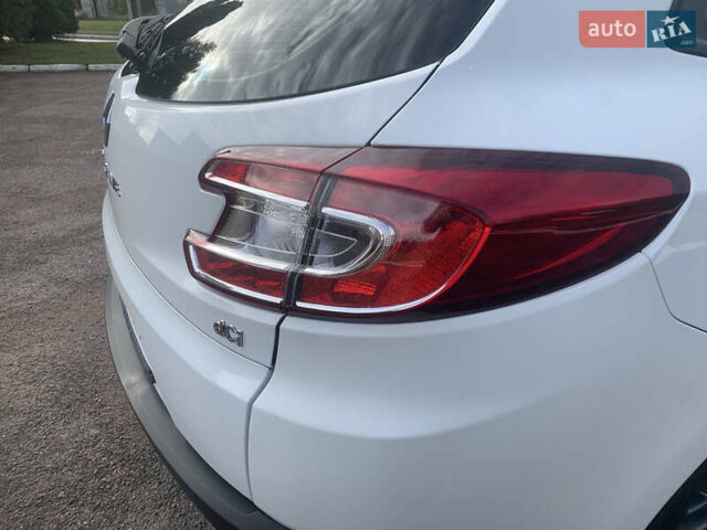 Рено Меган 2015 в Ровно на Automoto.ua Белый Рено Меган, объемом двигателя 1.5 л и пробегом 167 тыс. км за 9199 $, фото 27 на Automoto.ua