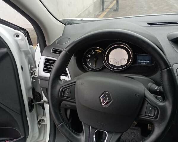 Білий Рено Меган, об'ємом двигуна 1.6 л та пробігом 270 тис. км за 9200 $, фото 7 на Automoto.ua