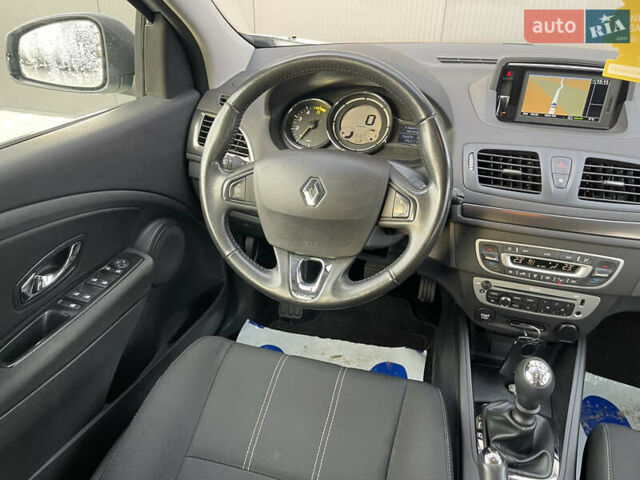 Белый Рено Меган, объемом двигателя 1.5 л и пробегом 197 тыс. км за 8900 $, фото 12 на Automoto.ua