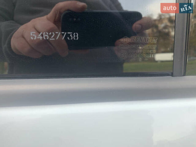 Рено Меган 2015 в Ровно на Automoto.ua Белый Рено Меган, объемом двигателя 1.5 л и пробегом 167 тыс. км за 9199 $, фото 51 на Automoto.ua