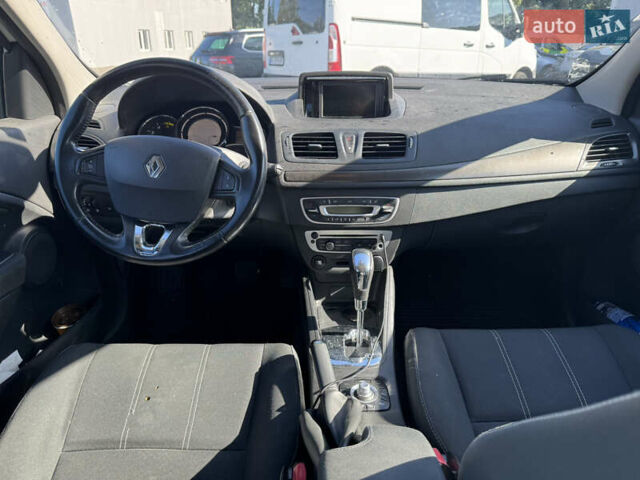 Білий Рено Меган, об'ємом двигуна 1.46 л та пробігом 308 тис. км за 8500 $, фото 4 на Automoto.ua