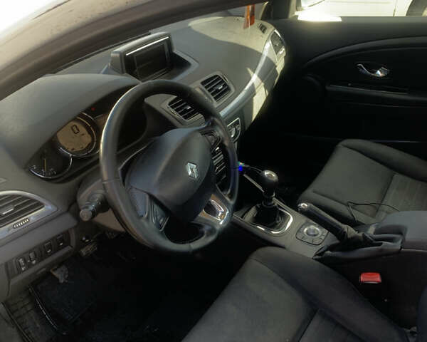 Белый Рено Меган, объемом двигателя 1.5 л и пробегом 362 тыс. км за 7799 $, фото 18 на Automoto.ua