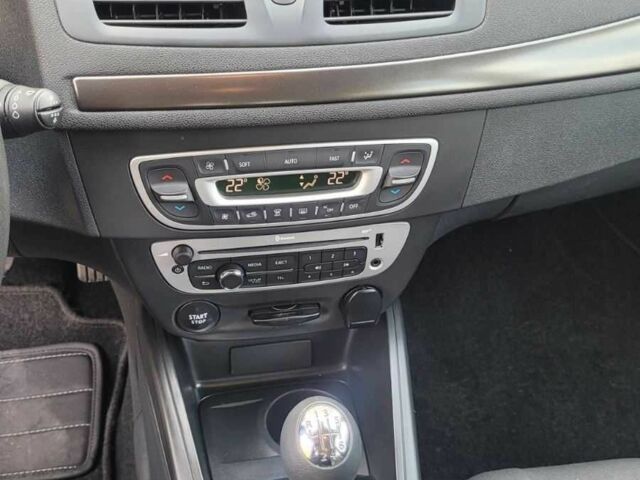 Білий Рено Меган, об'ємом двигуна 1.5 л та пробігом 125 тис. км за 10400 $, фото 9 на Automoto.ua