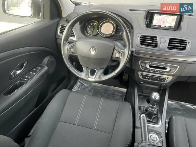Белый Рено Меган, объемом двигателя 1.5 л и пробегом 113 тыс. км за 11500 $, фото 12 на Automoto.ua
