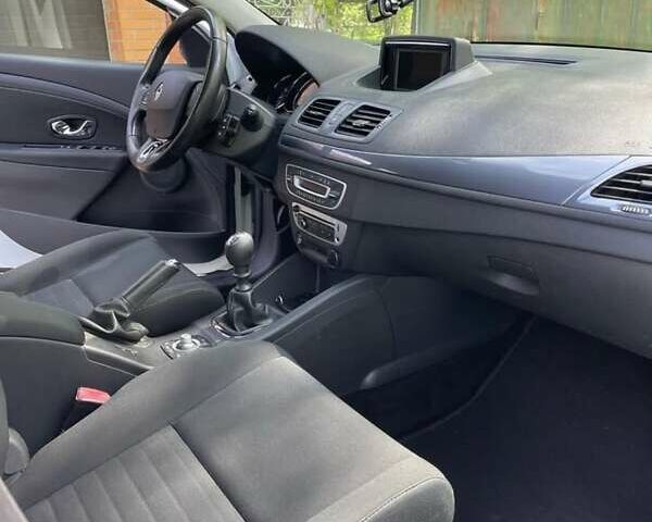 Белый Рено Меган, объемом двигателя 1.46 л и пробегом 212 тыс. км за 11500 $, фото 2 на Automoto.ua