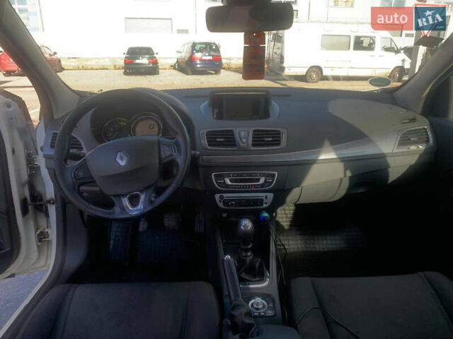 Білий Рено Меган, об'ємом двигуна 1.5 л та пробігом 362 тис. км за 7600 $, фото 13 на Automoto.ua