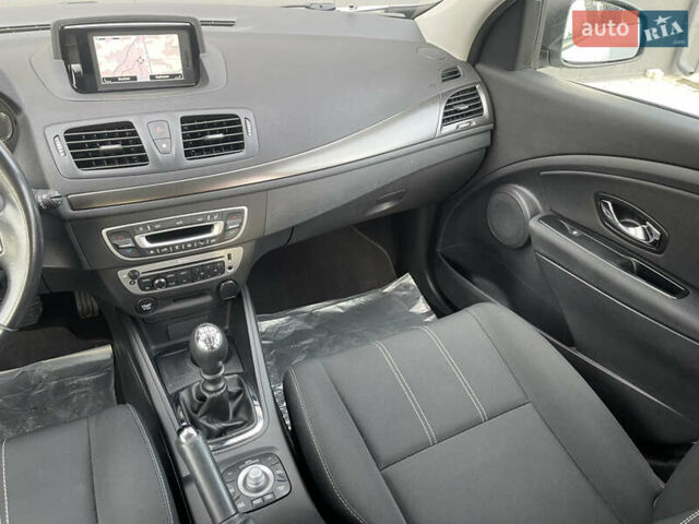 Белый Рено Меган, объемом двигателя 1.5 л и пробегом 113 тыс. км за 11500 $, фото 13 на Automoto.ua