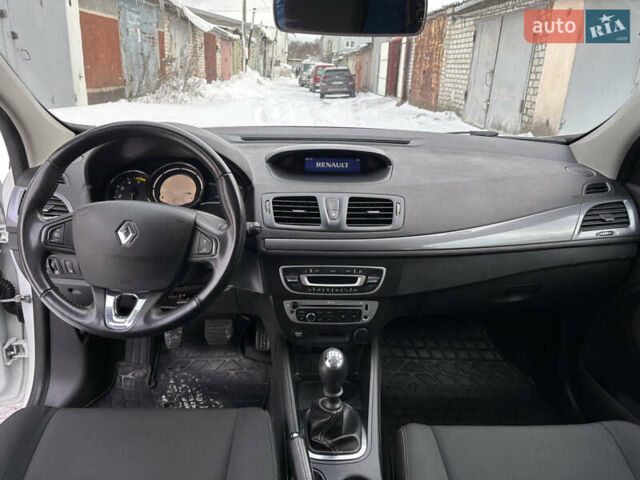 Белый Рено Меган, объемом двигателя 1.46 л и пробегом 198 тыс. км за 8800 $, фото 15 на Automoto.ua