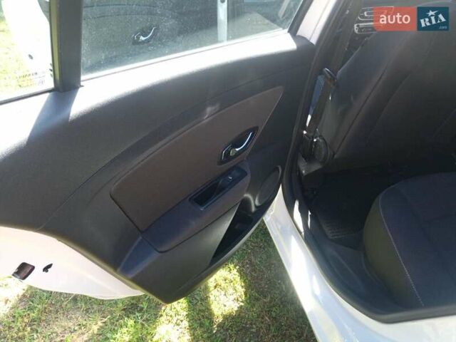 Белый Рено Меган, объемом двигателя 1.5 л и пробегом 180 тыс. км за 10499 $, фото 35 на Automoto.ua