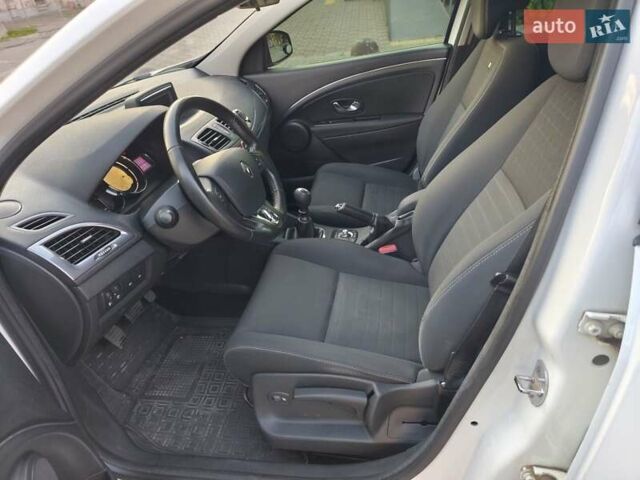 Білий Рено Меган, об'ємом двигуна 1.5 л та пробігом 245 тис. км за 8999 $, фото 20 на Automoto.ua