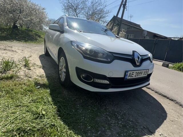 Белый Рено Меган, объемом двигателя 1.5 л и пробегом 290 тыс. км за 8799 $, фото 8 на Automoto.ua