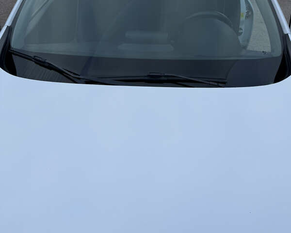 Белый Рено Меган, объемом двигателя 1.6 л и пробегом 246 тыс. км за 9900 $, фото 24 на Automoto.ua