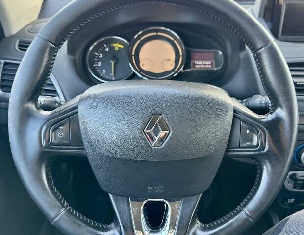 Белый Рено Меган, объемом двигателя 1.5 л и пробегом 222 тыс. км за 5499 $, фото 13 на Automoto.ua