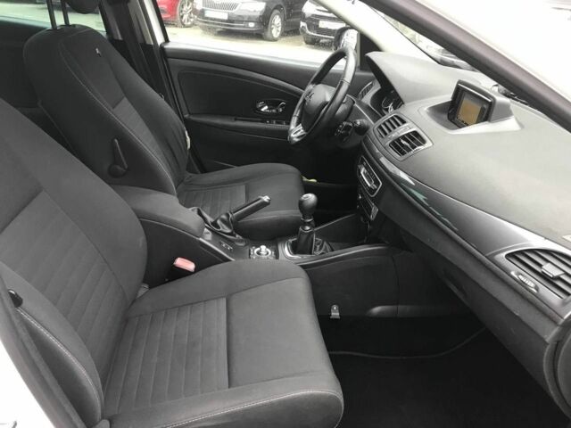 Белый Рено Меган, объемом двигателя 1.5 л и пробегом 315 тыс. км за 8790 $, фото 13 на Automoto.ua