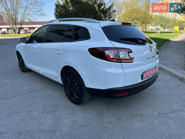 Белый Рено Меган, объемом двигателя 1.5 л и пробегом 165 тыс. км за 9500 $, фото 1 на Automoto.ua