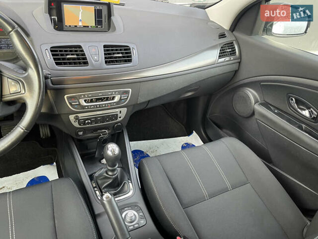 Белый Рено Меган, объемом двигателя 1.5 л и пробегом 197 тыс. км за 8900 $, фото 13 на Automoto.ua