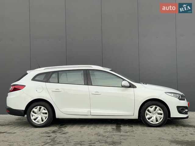 Белый Рено Меган, объемом двигателя 1.5 л и пробегом 113 тыс. км за 11500 $, фото 5 на Automoto.ua