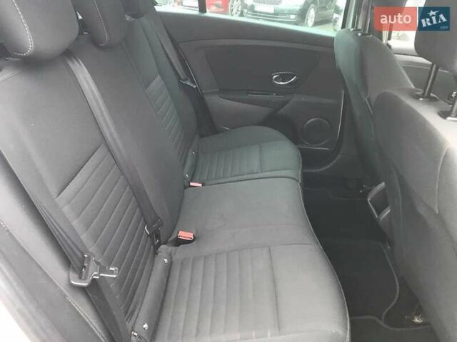 Білий Рено Меган, об'ємом двигуна 1.5 л та пробігом 315 тис. км за 8790 $, фото 14 на Automoto.ua