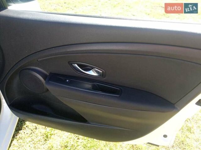 Белый Рено Меган, объемом двигателя 1.5 л и пробегом 180 тыс. км за 10499 $, фото 25 на Automoto.ua