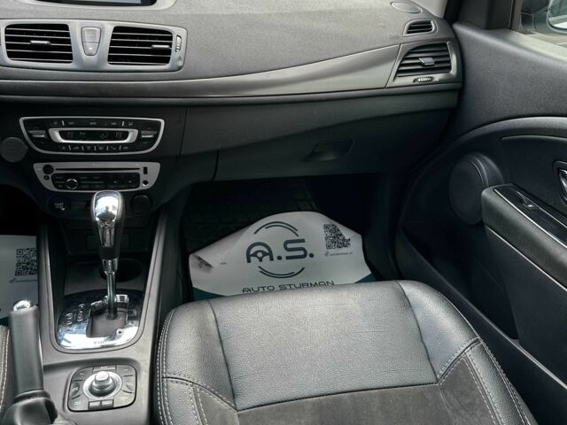 Белый Рено Меган, объемом двигателя 1.5 л и пробегом 226 тыс. км за 8900 $, фото 3 на Automoto.ua