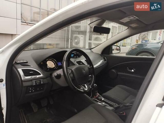 Белый Рено Меган, объемом двигателя 1.5 л и пробегом 349 тыс. км за 8200 $, фото 7 на Automoto.ua