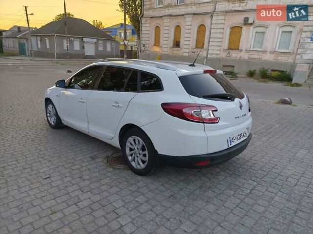 Белый Рено Меган, объемом двигателя 1.5 л и пробегом 243 тыс. км за 9600 $, фото 3 на Automoto.ua