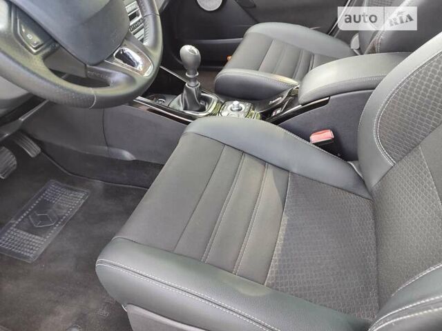 Белый Рено Меган, объемом двигателя 1.46 л и пробегом 294 тыс. км за 8999 $, фото 35 на Automoto.ua