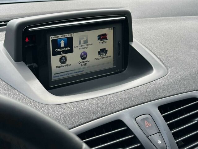 Белый Рено Меган, объемом двигателя 1.5 л и пробегом 226 тыс. км за 8900 $, фото 7 на Automoto.ua