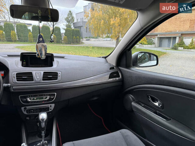 Белый Рено Меган, объемом двигателя 1.46 л и пробегом 215 тыс. км за 8450 $, фото 16 на Automoto.ua