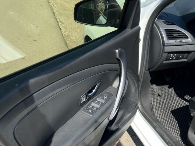 Белый Рено Меган, объемом двигателя 1.5 л и пробегом 290 тыс. км за 8799 $, фото 6 на Automoto.ua