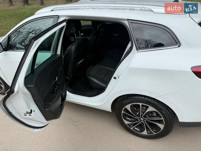 Белый Рено Меган, объемом двигателя 1.6 л и пробегом 246 тыс. км за 9900 $, фото 15 на Automoto.ua