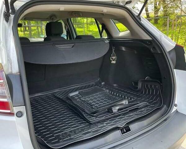 Белый Рено Меган, объемом двигателя 1.46 л и пробегом 212 тыс. км за 11500 $, фото 4 на Automoto.ua