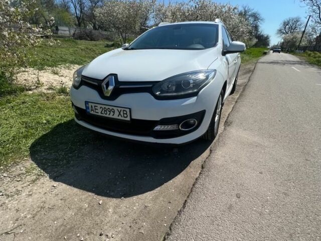 Белый Рено Меган, объемом двигателя 1.5 л и пробегом 290 тыс. км за 8799 $, фото 9 на Automoto.ua