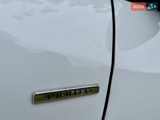 Рено Меган 2015 в Киеве на Automoto.ua Белый Рено Меган, объемом двигателя 1.5 л и пробегом 205 тыс. км за 6999 $, фото 10 на Automoto.ua