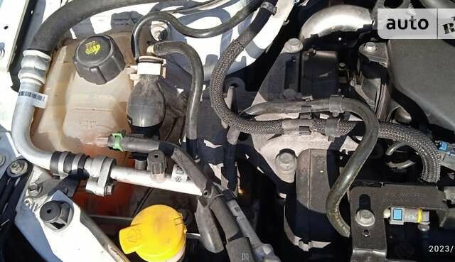 Білий Рено Меган, об'ємом двигуна 1.46 л та пробігом 213 тис. км за 8700 $, фото 16 на Automoto.ua