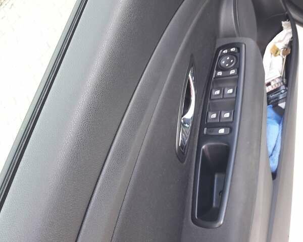 Белый Рено Меган, объемом двигателя 1.46 л и пробегом 220 тыс. км за 9200 $, фото 20 на Automoto.ua