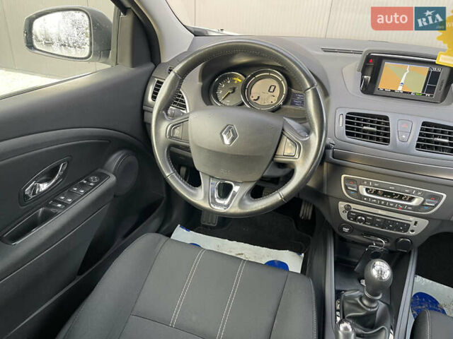 Белый Рено Меган, объемом двигателя 1.5 л и пробегом 196 тыс. км за 9500 $, фото 12 на Automoto.ua