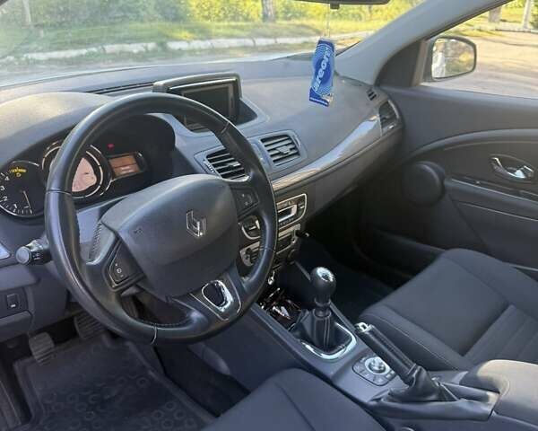 Белый Рено Меган, объемом двигателя 1.46 л и пробегом 215 тыс. км за 8500 $, фото 6 на Automoto.ua