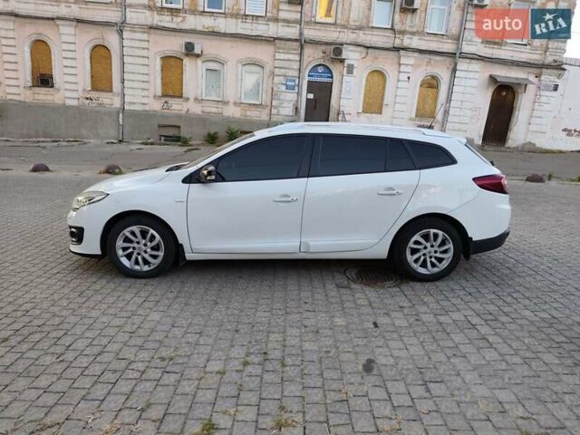 Белый Рено Меган, объемом двигателя 1.5 л и пробегом 243 тыс. км за 9600 $, фото 4 на Automoto.ua
