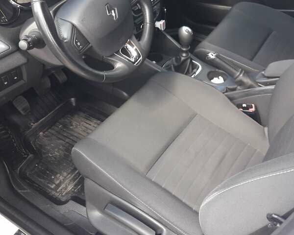 Белый Рено Меган, объемом двигателя 1.46 л и пробегом 220 тыс. км за 9200 $, фото 15 на Automoto.ua