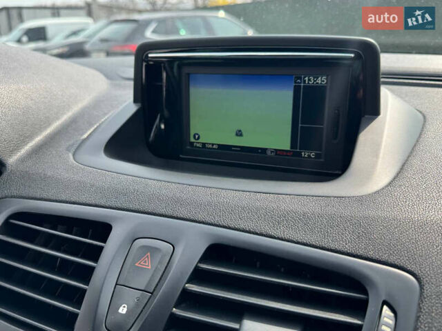 Білий Рено Меган, об'ємом двигуна 1.46 л та пробігом 223 тис. км за 9500 $, фото 10 на Automoto.ua